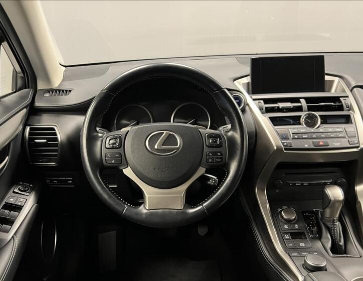 Lexus NX 300h 5
