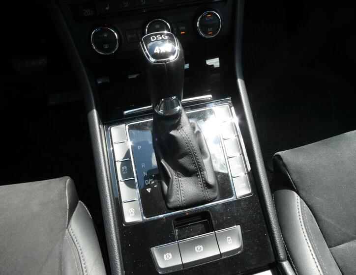 Škoda Superb 30