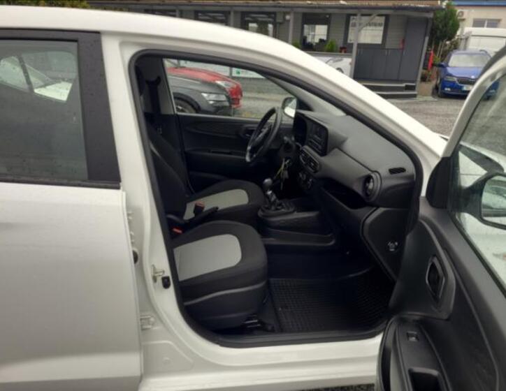 Hyundai i10 9