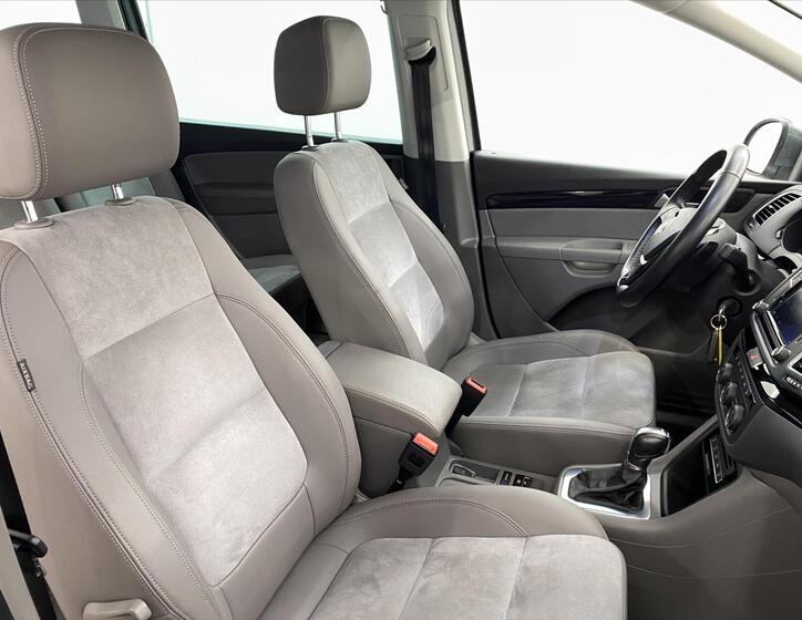 Volkswagen Sharan 9