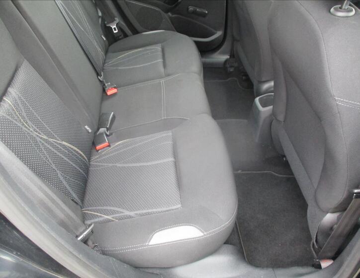 Peugeot 208 21