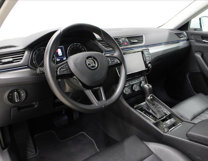 Škoda Superb 11
