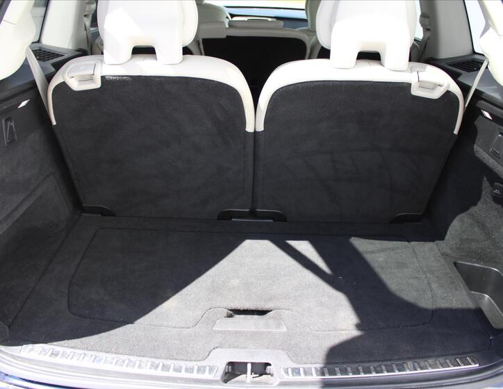 Volvo XC90 13