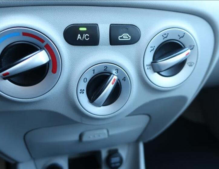 Hyundai Accent 19