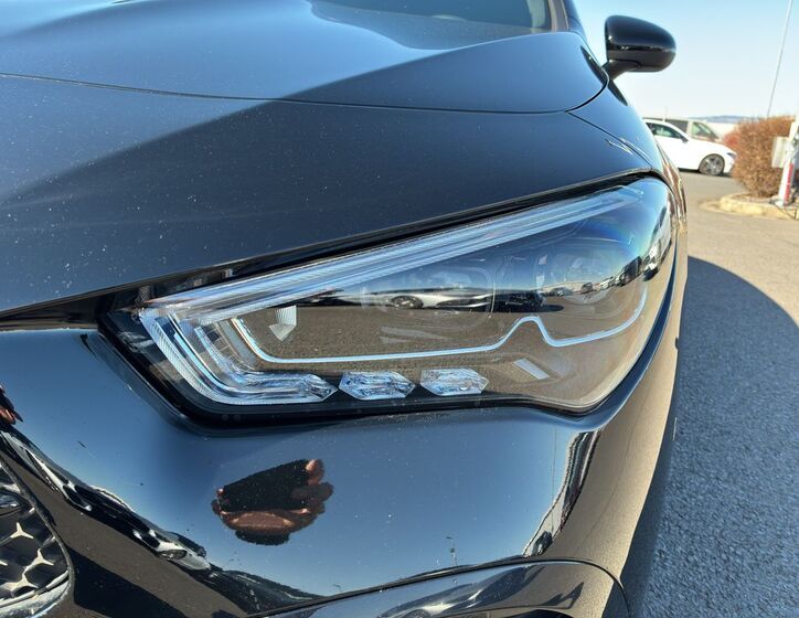 Mercedes-Benz CLA 3