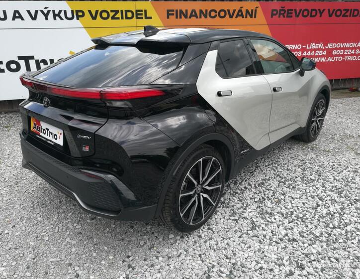 Toyota C-HR 3
