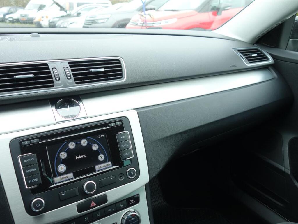 Volkswagen Passat 36