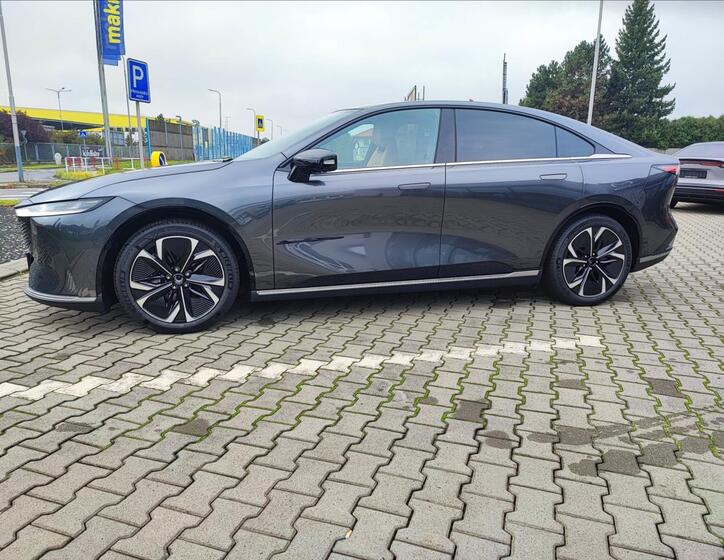 Mazda 6e 3