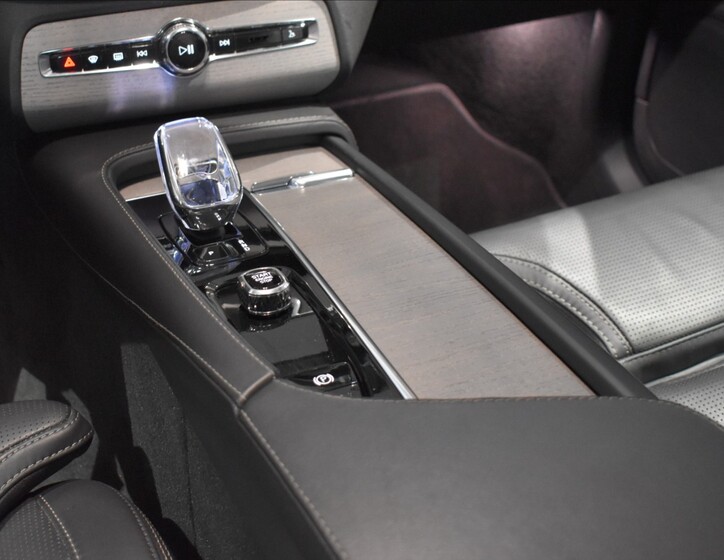 Volvo XC90 16