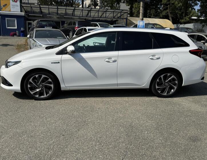 Toyota Auris 10