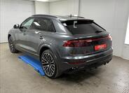 Audi Q8 4