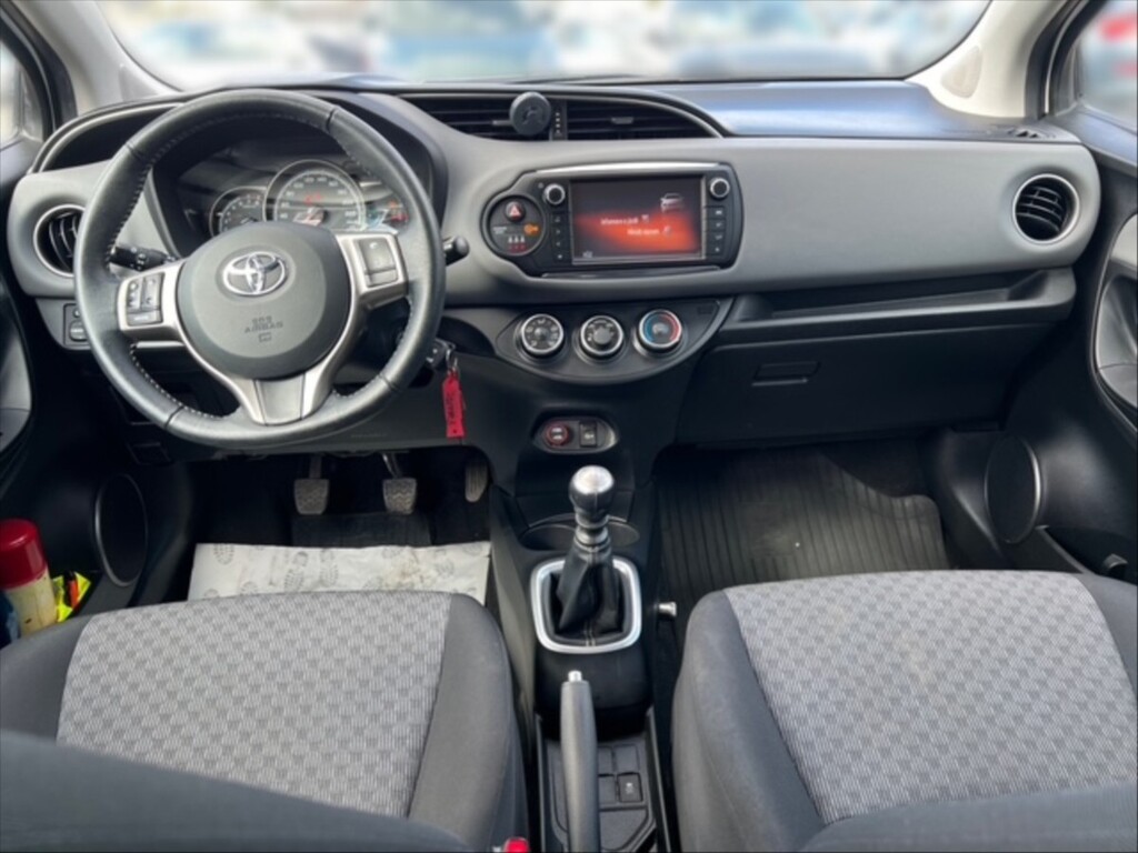 Toyota Yaris 9