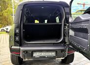 Land Rover Defender 6