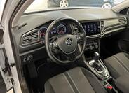 Volkswagen T-Roc 6