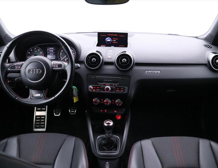 Audi S1 31
