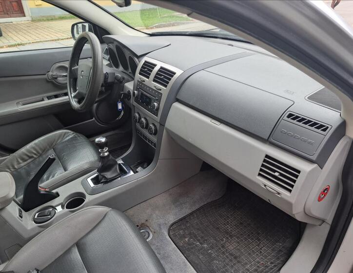 Dodge Avenger 37