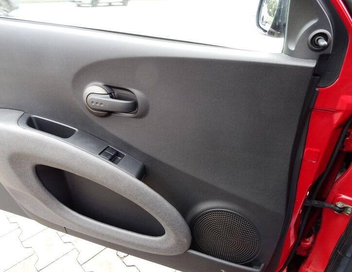 Nissan Micra 13