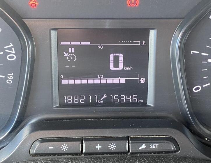 Peugeot Traveller 15