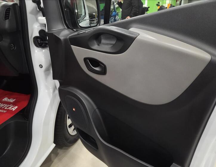 Renault Trafic 18