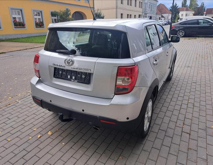 Toyota Urban Cruiser 10