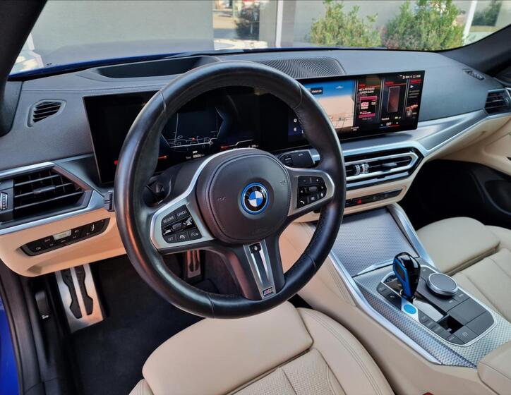 BMW i4 20