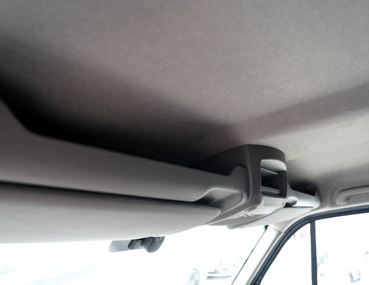 Nissan NV400 28