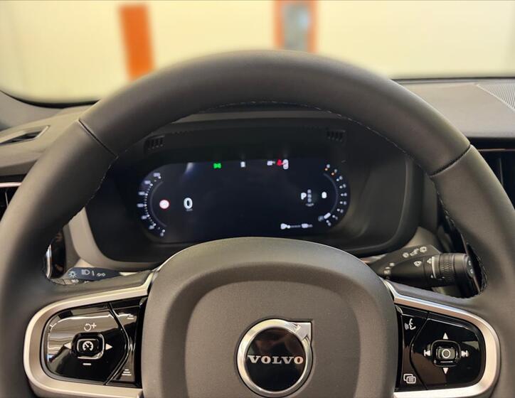 Volvo XC60 8
