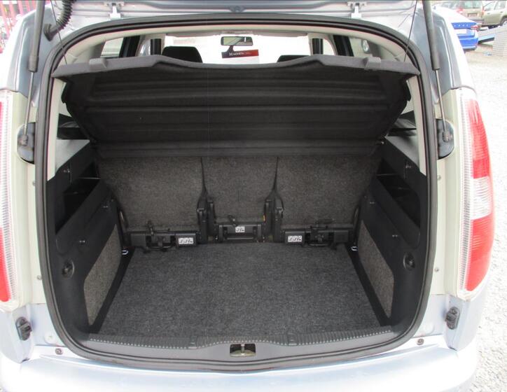 Škoda Roomster 9