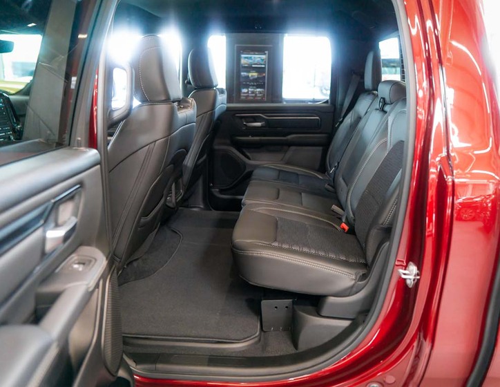 Dodge RAM 28
