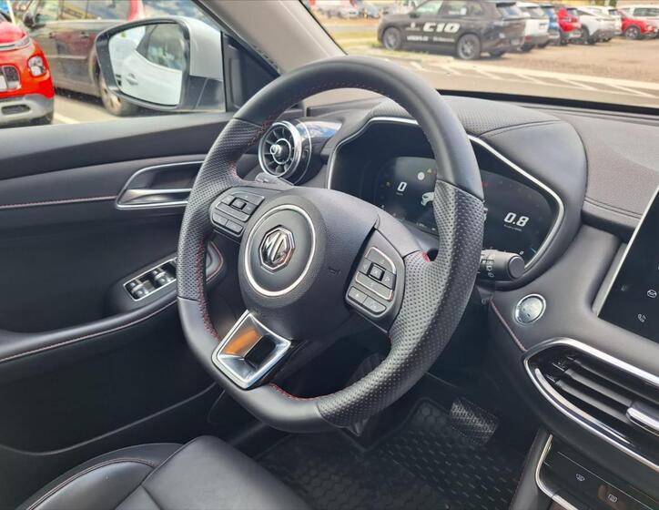 MG HS 13