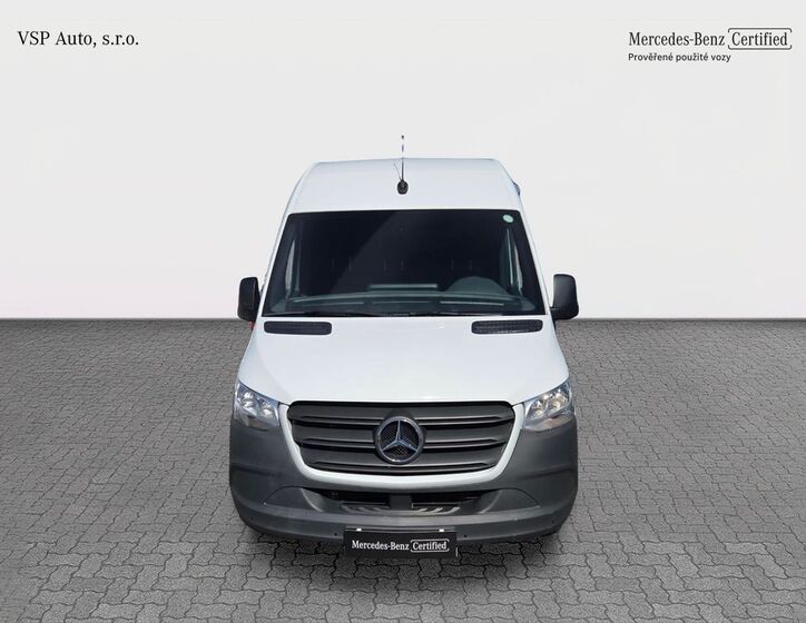 Mercedes-Benz Sprinter 8