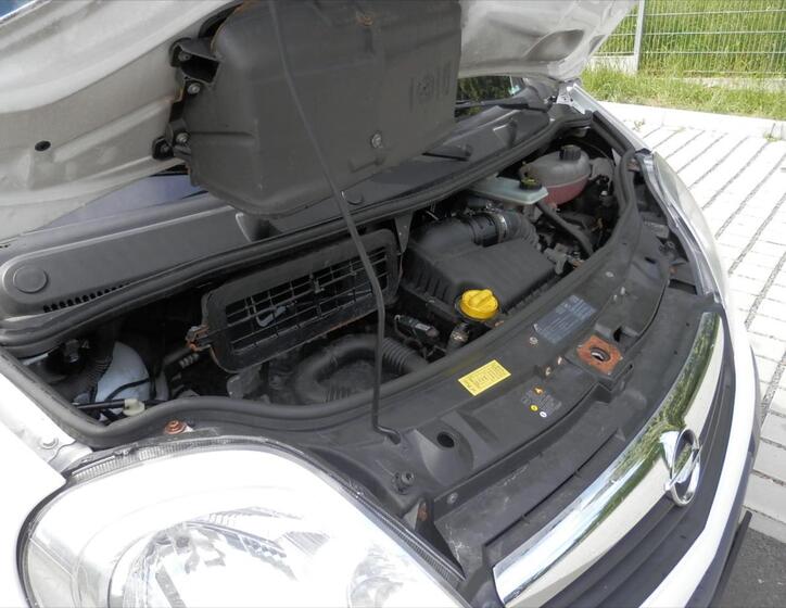 Opel Vivaro 23