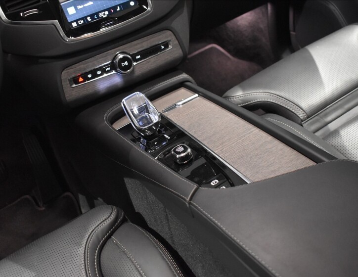 Volvo XC90 16