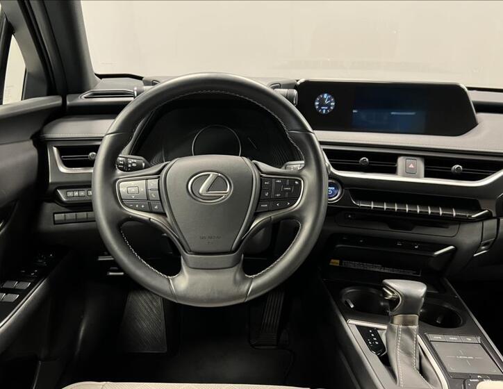Lexus UX 250h 5