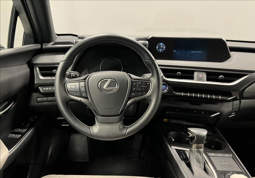 Lexus UX 250h