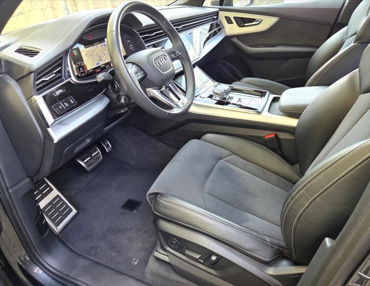 Audi Q7 9
