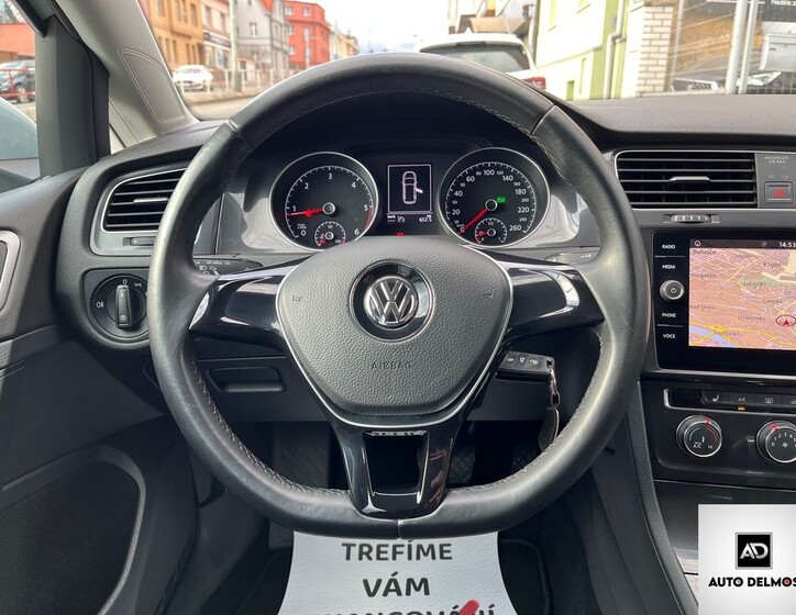 Volkswagen Golf 26