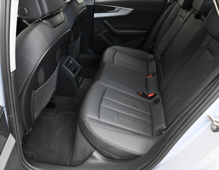 Audi A4 14
