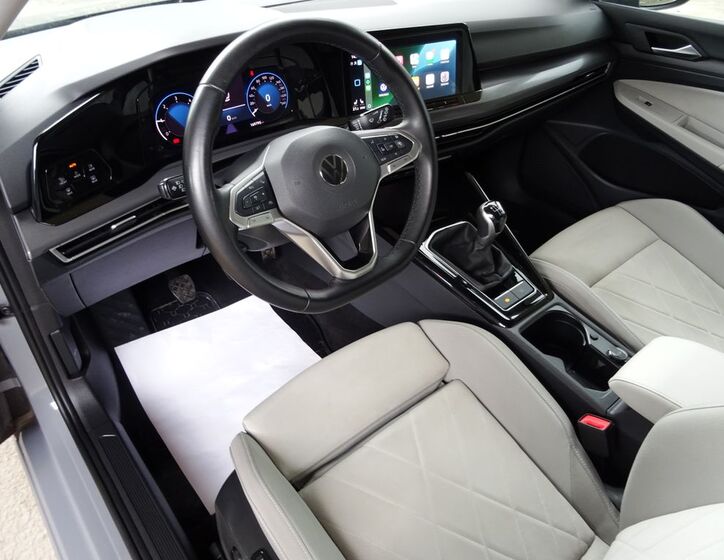 Volkswagen Golf 23
