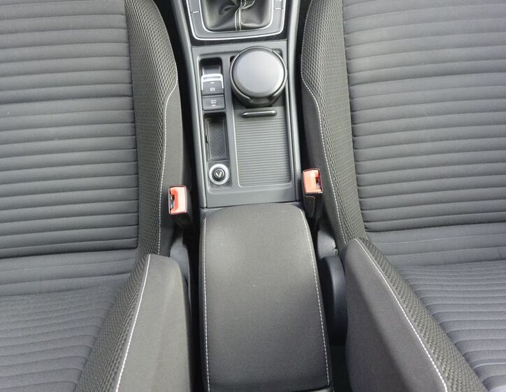 Volkswagen Golf 22