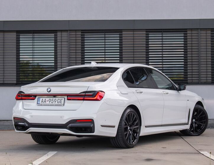 BMW Řada 7 8