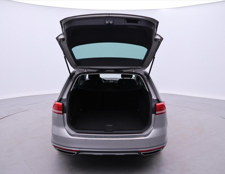 Volkswagen Passat 9