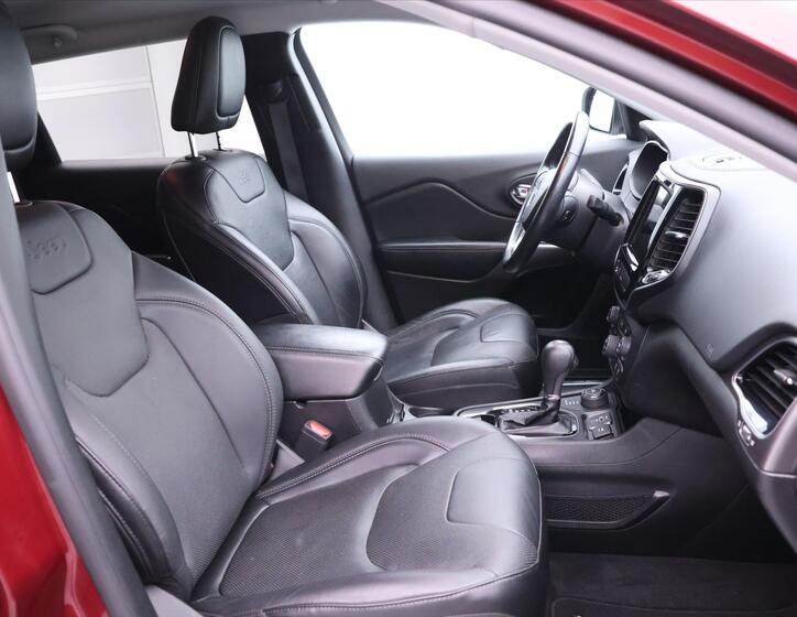 Jeep Cherokee 16