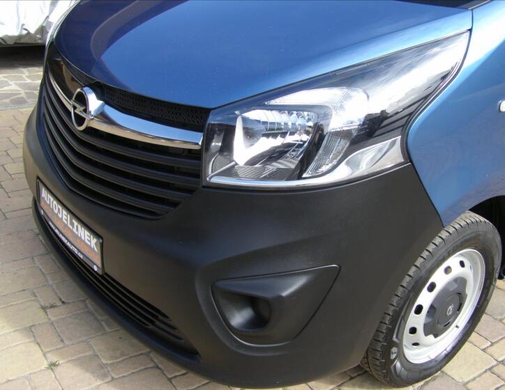 Opel Vivaro 9