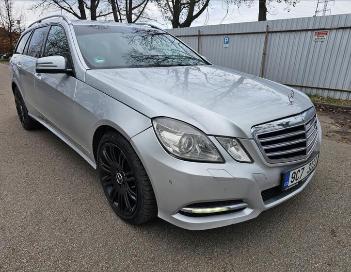 Mercedes-Benz Třídy E 8