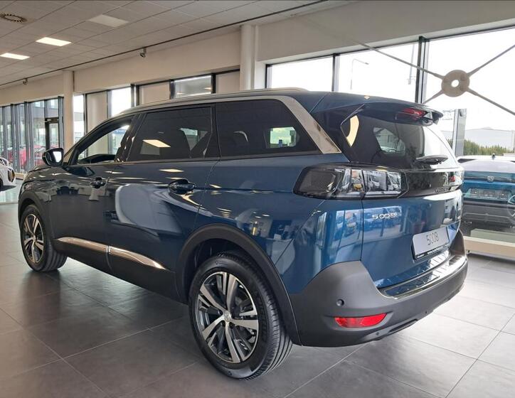 Peugeot 5008 4