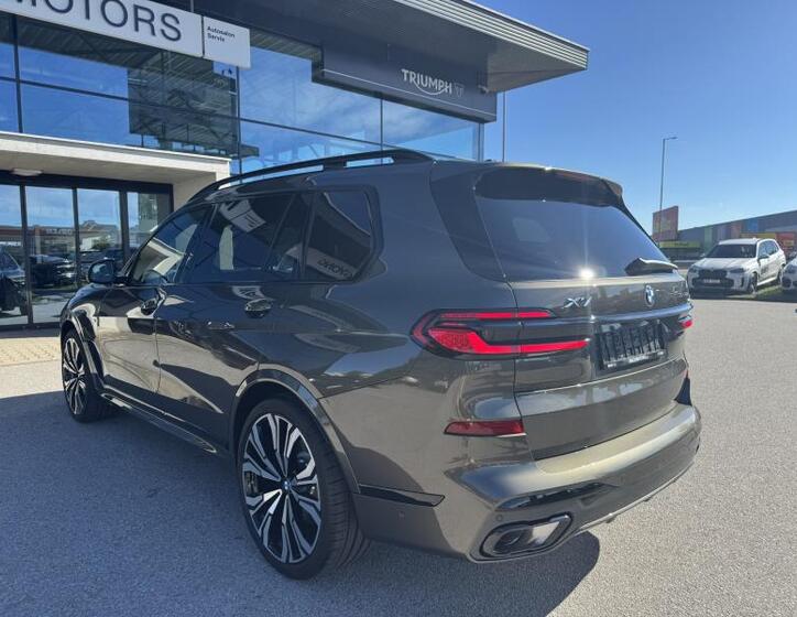 BMW X7 12