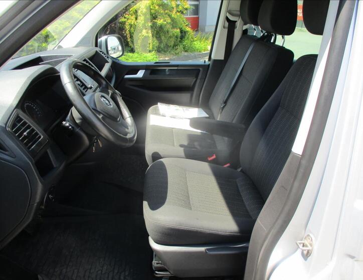 Volkswagen Caravelle 7