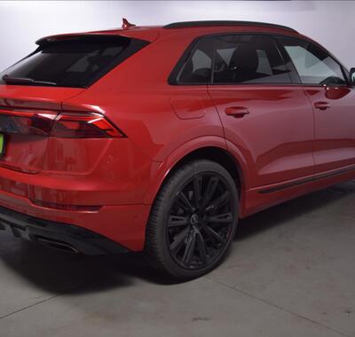 Audi Q8 5
