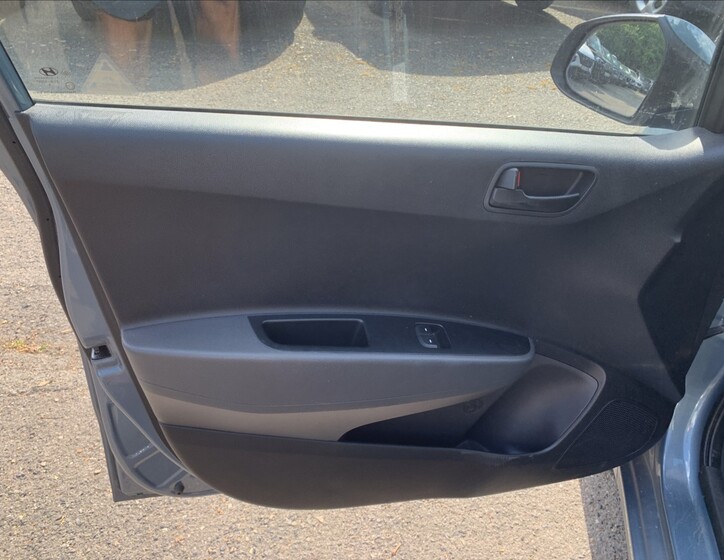 Hyundai i10 9
